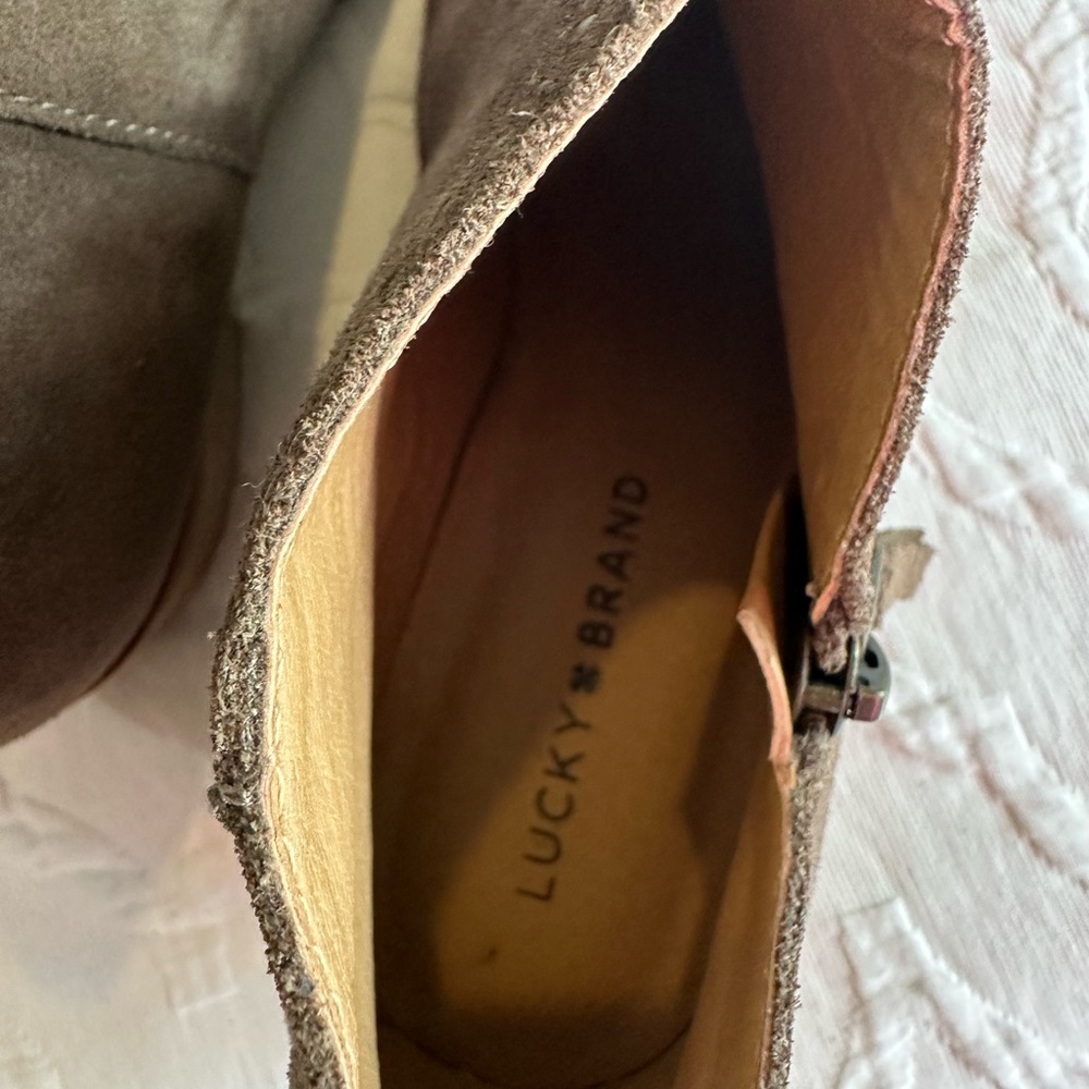 Lucky Brand Booties EUC Size 8.5 - Picture 9 of 9